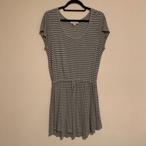 Olive and Oak Gray jersey dress